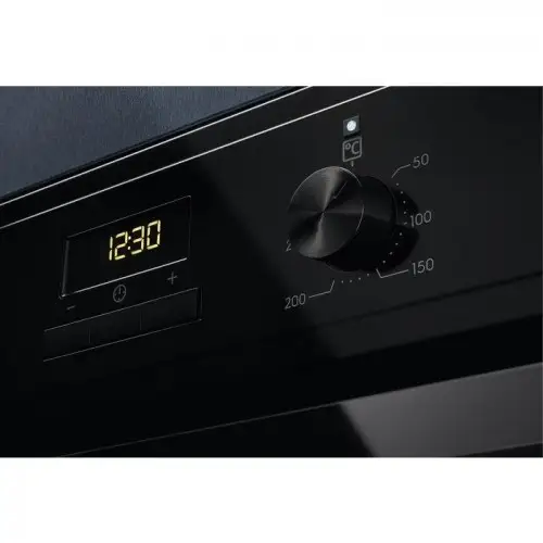 Духовка электрическая Electrolux EOF3H50BK