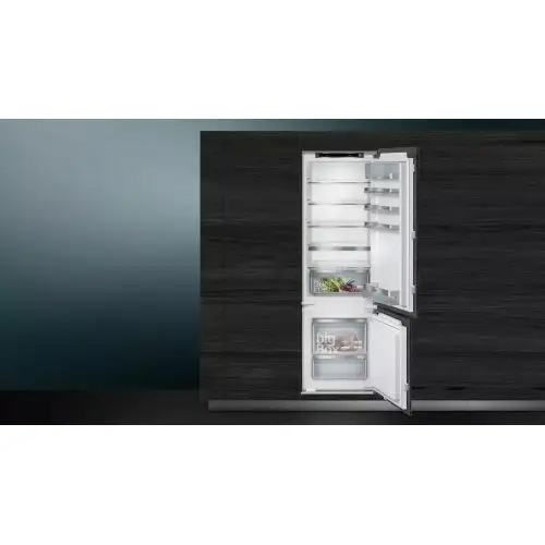 Холодильник с морозильной камерой Siemens KI87SAFE0N