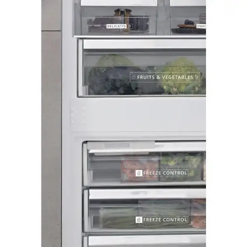 Холодильник з морозильною камерою Whirlpool SP40 801 EU
