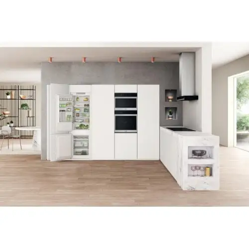 Холодильник з морозильною камерою Whirlpool WHC18 T311