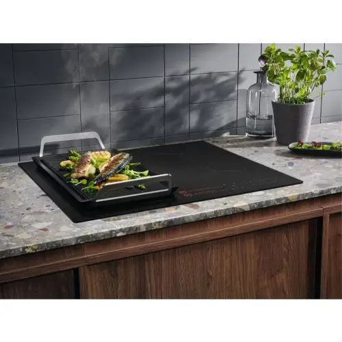 Індукційна варильна поверхня Electrolux EIS62453IZ