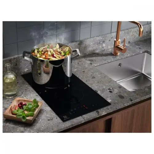 Варильна поверхня електрична Electrolux LHR3233CK